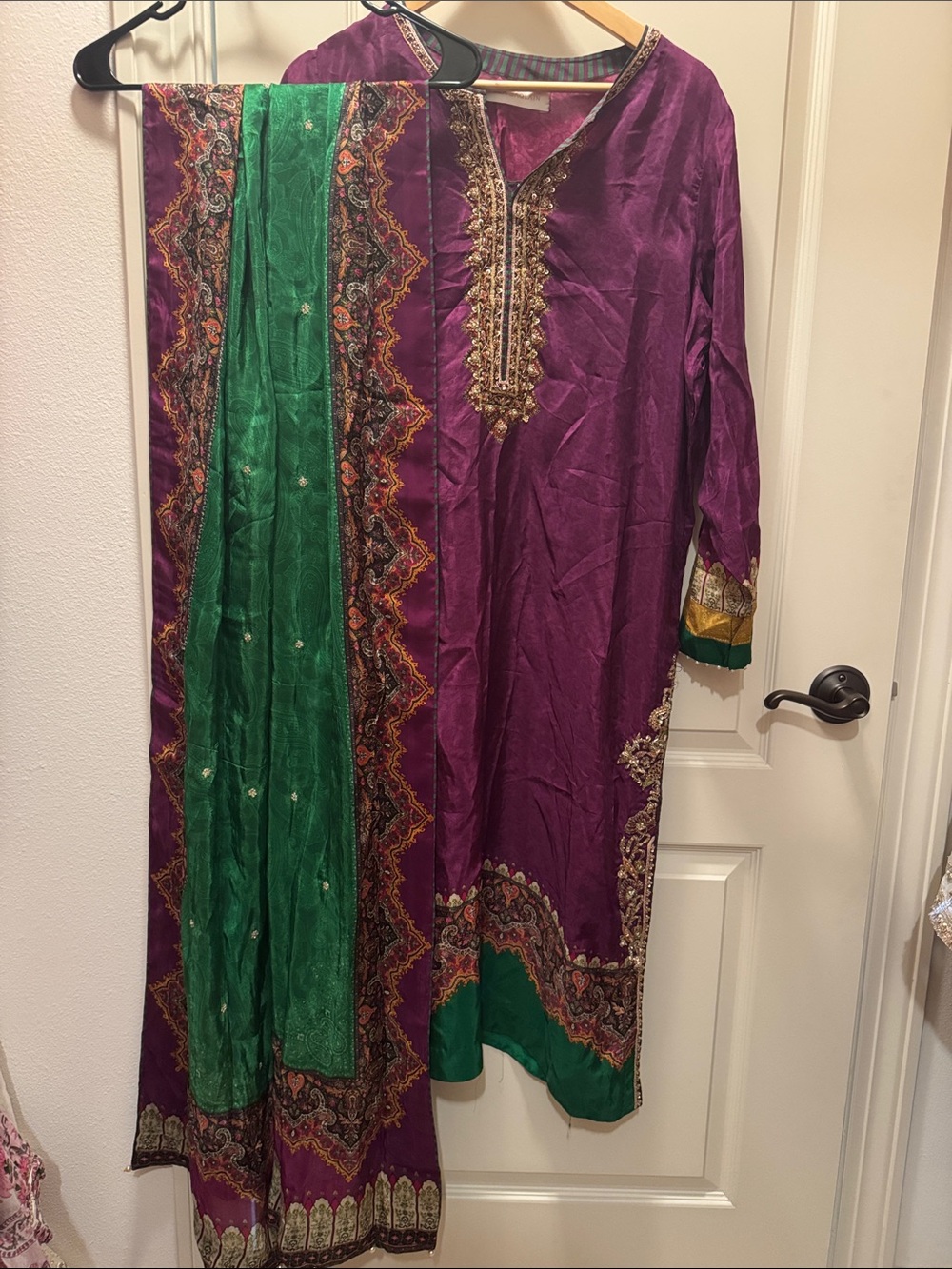 Faiza saqlain silk kurta set with zari work